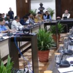 नशा मुक्त भारत अभियान कार्यक्रम में उत्कृष्ट प्रदर्शन करने वाले छात्र छात्राओं को जिलाधिकारी ने प्रमाण पत्र,मेडल एवं ट्रॉफी देकर किया सम्मानित