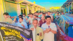 मनीषा के इंसाफ की लौ लेकर सड़कों पर उतरे लोग, सलेमपुर में निकला कैंडल मार्च।। 271