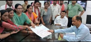 कन्नौज में आलू की कम कीमतों व खाद की कालाबाजारी के खिलाफ सपा का जोरदार प्रदर्शन।। 271