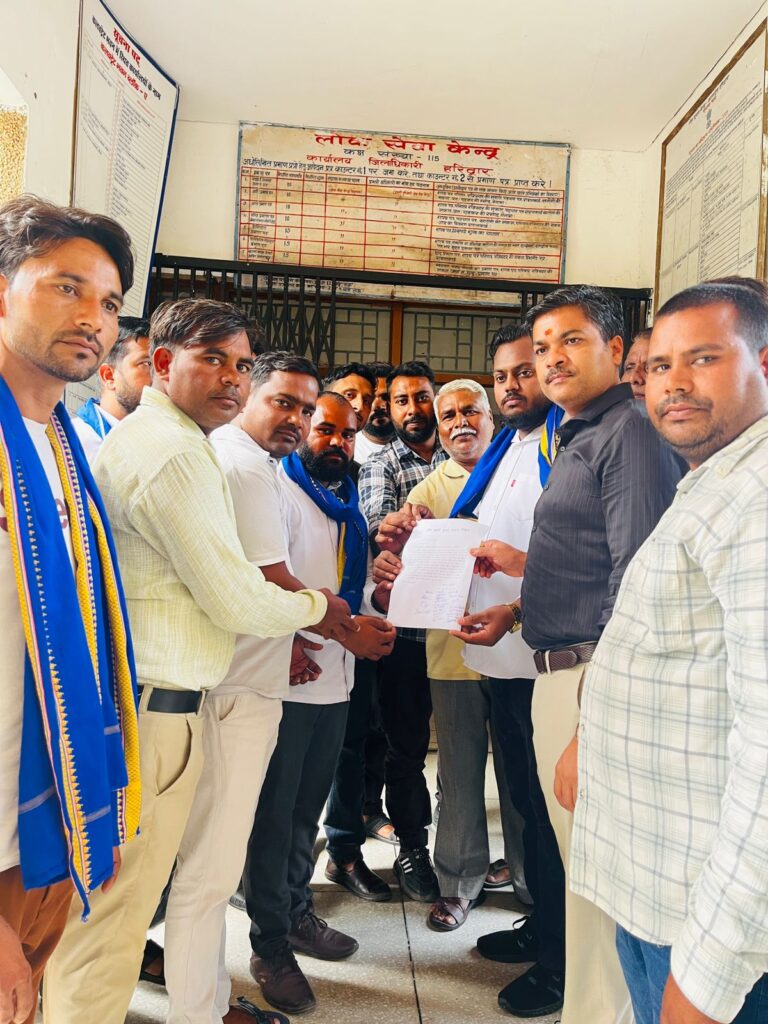 यूकेएसएसएससी पेपर लीक पर भीम आर्मी भारत एकता मिशन का राज्यपाल को ज्ञापन।। 46