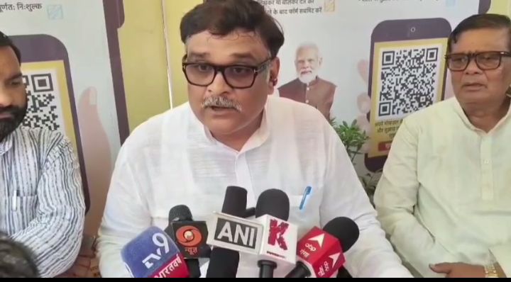 कन्नौज से बड़ी खबर: पूर्व सांसद सुब्रत पाठक का विवादित बयान।। 64