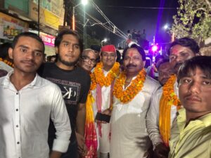 गरीबों के सहारे बने सपा कार्यकर्ता दीपू चौहान, जनता में बढ़ रहा लगाव।। 271