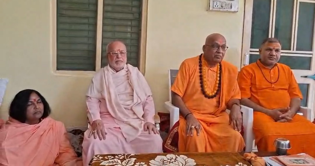 मुनि मण्डल आश्रम पर कब्ज़े की साज़िश — संत समाज में उबाल! 286