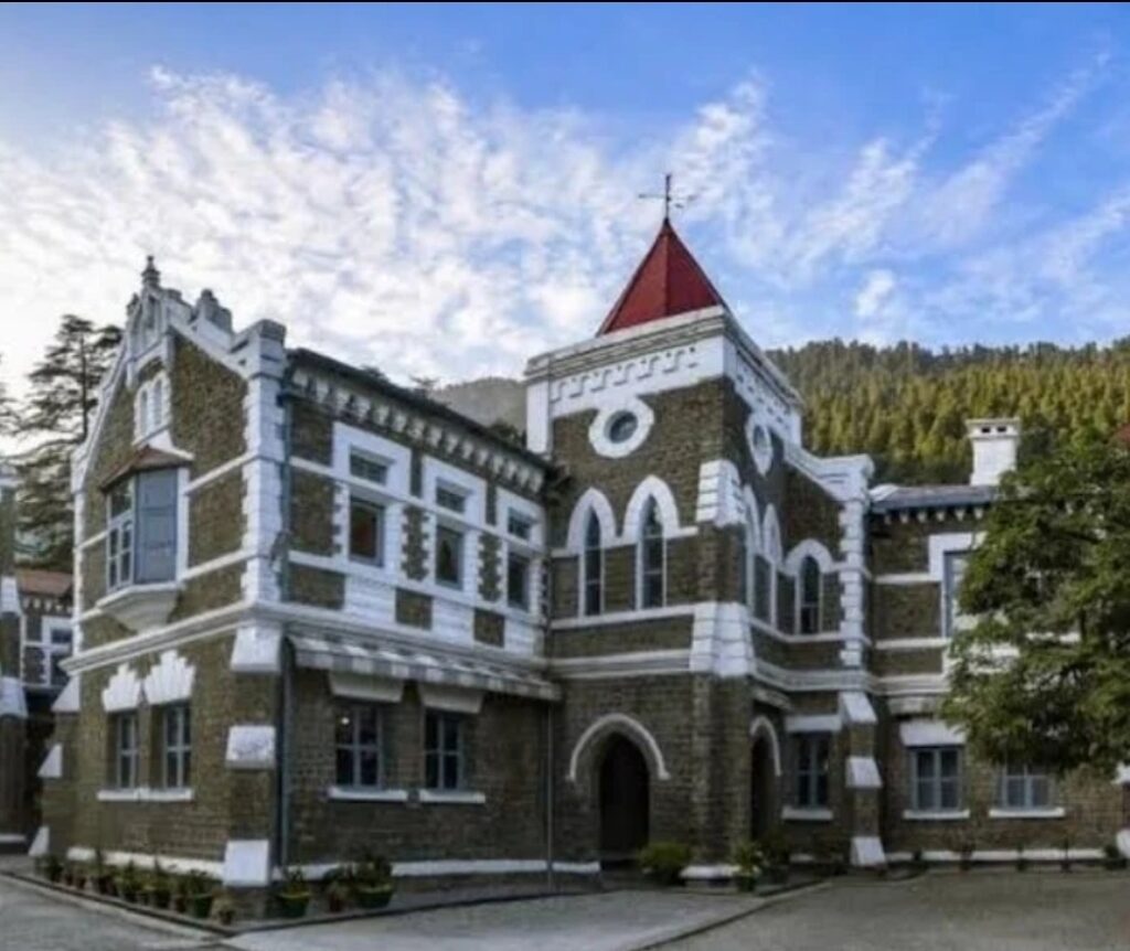 गंगा संरक्षण की लड़ाई तेज़ — हाईकोर्ट की सख़्ती के बाद मातृ सदन और संत समाज का स्वर हुआ एक 21