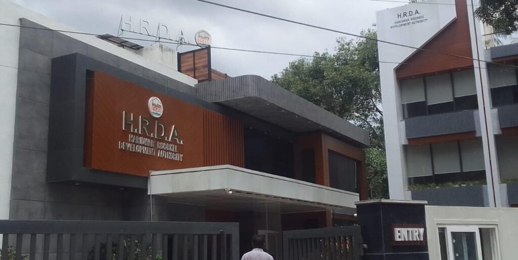 सलेमपुर–रावली महदूद में फिर फल-फूल रहा अवैध कॉलोनी कारोबार, HRDA की कार्रवाई के बावजूद बिना नक्शा पास कराए प्लॉटों की धड़ल्ले से बिक्री, स्थानीयों में रोष 9