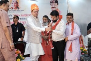 मुख्यमंत्री पुष्कर सिंह धामी ने किया आनंद धर्मशाला का लोकार्पण, आर्किटेक्ट मनोज गौड़ को उत्कृष्ट निर्माण के लिए किया सम्मानित 325