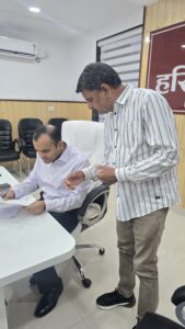 किसानों के हितों से खिलवाड़ बर्दाश्त नहीं, कृषि ड्रोन अनियमितता की जांच को जिलाधिकारी को सौंपा ज्ञापन 328